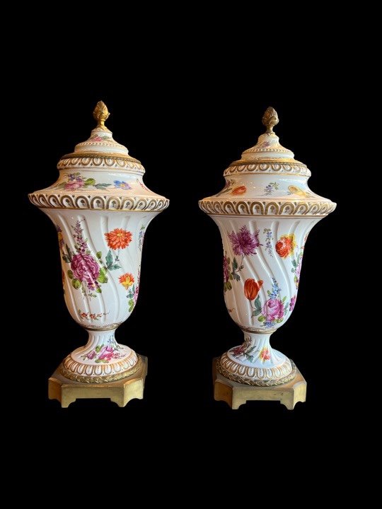Paire De Vases Porcelaine -photo-2