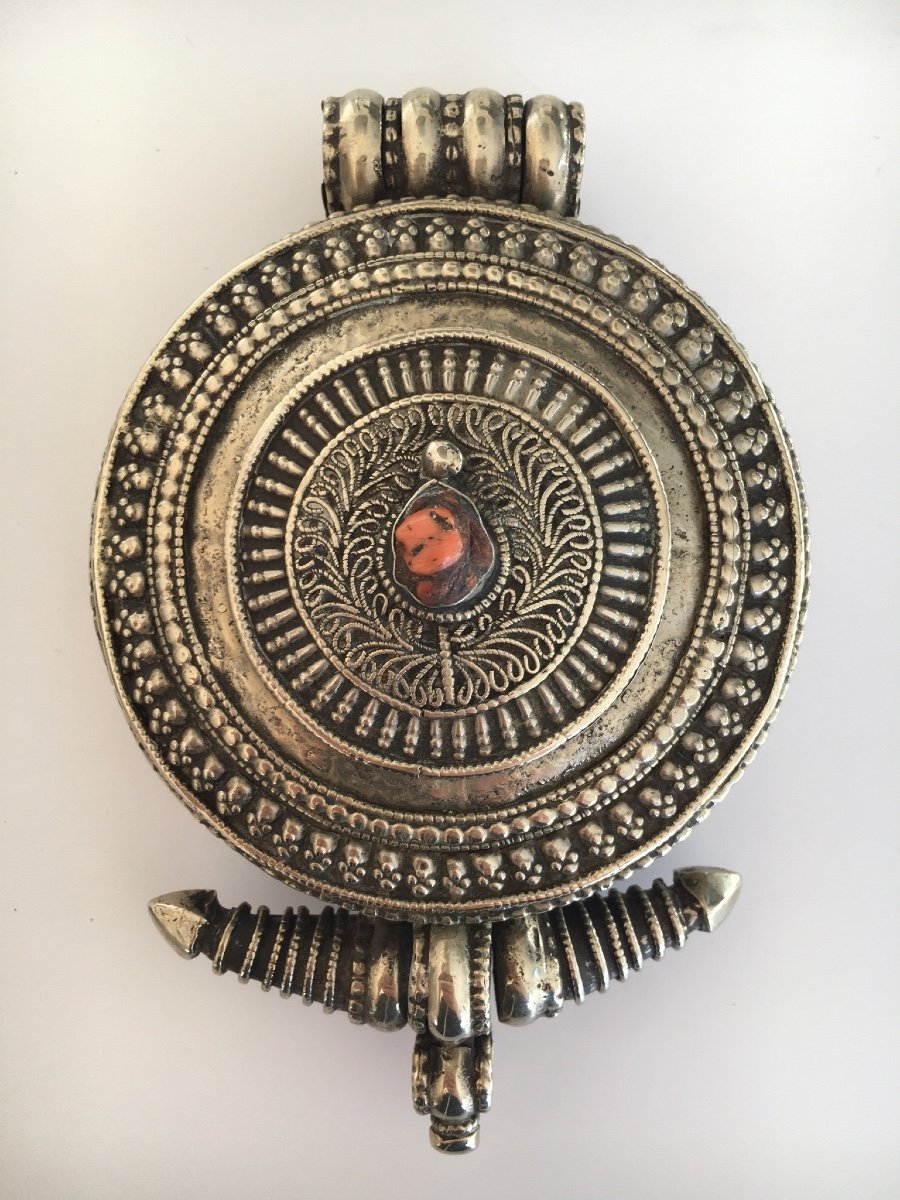 Ghau Reliquary Pendant. Tibet - Nepal. 19th Century-photo-2