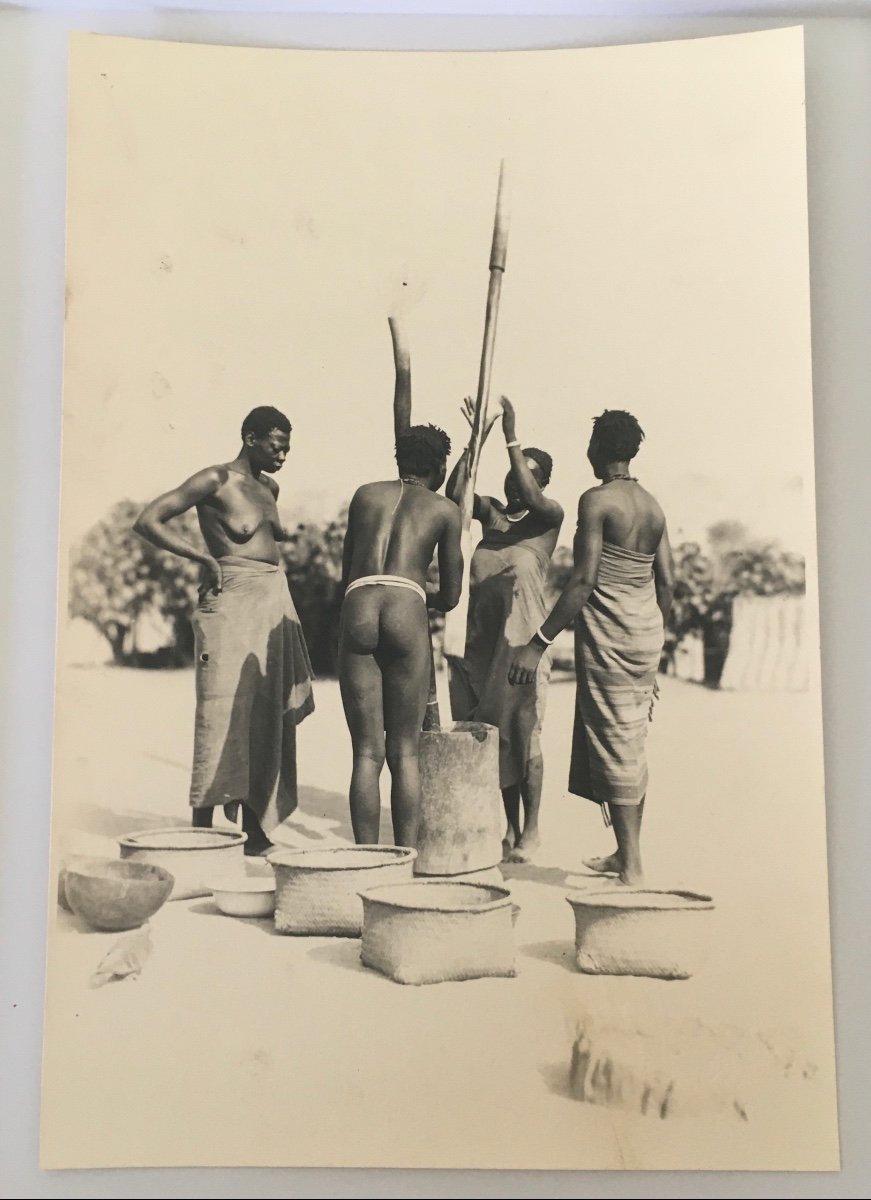 Photographie par Casimir Zagourski pour "L' Afrique qui disparaît!".  -photo-2