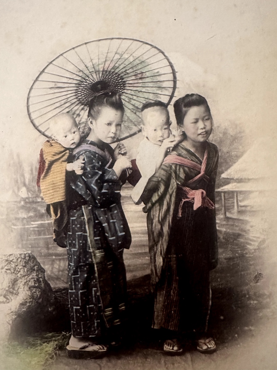 Kusakabe Kimbei, photographie originale d'un groupe d'enfant. Japon, ca. 1880 
