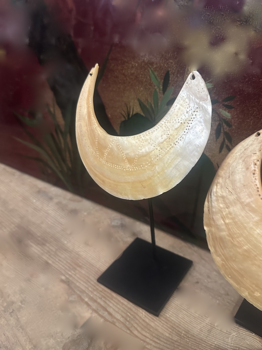 Collection Of Warrior Ornaments - Kina, Papua New Guinea -photo-2