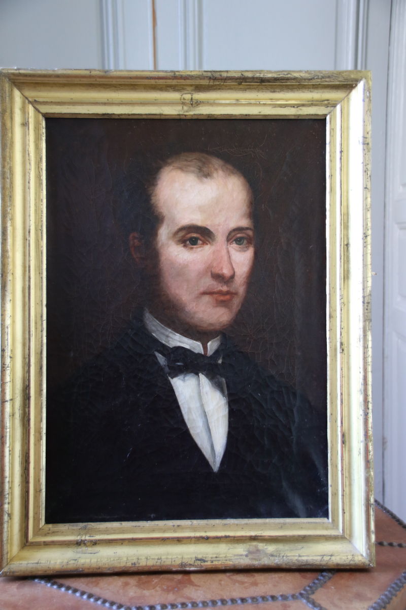 1)	Portrait D’un Homme En Habit. Huile Sur Toile D’époque 19ème.