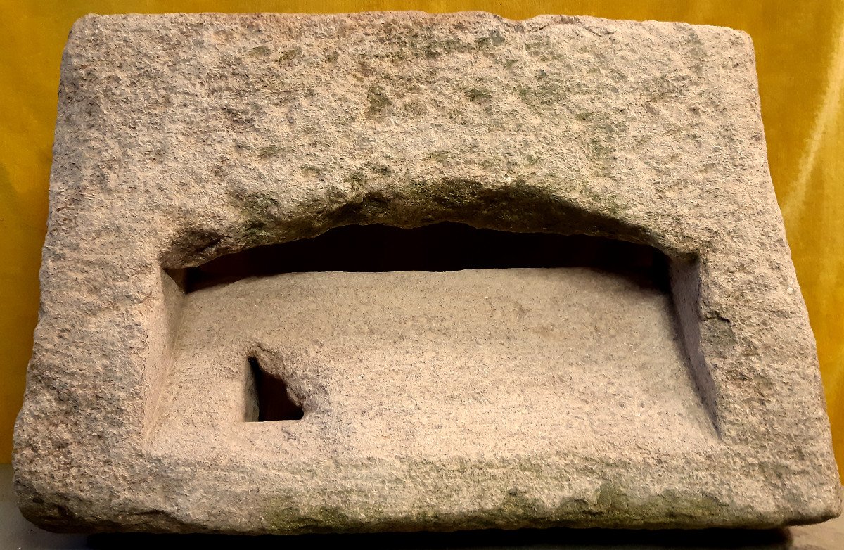  One-piece Cut Stone Soupirail “cave Hole” 17-18th-photo-3