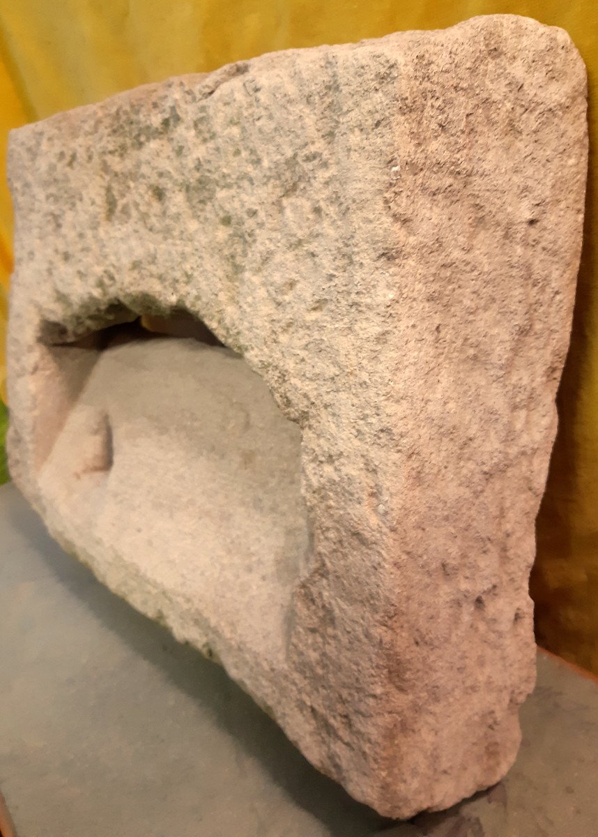  One-piece Cut Stone Soupirail “cave Hole” 17-18th-photo-2