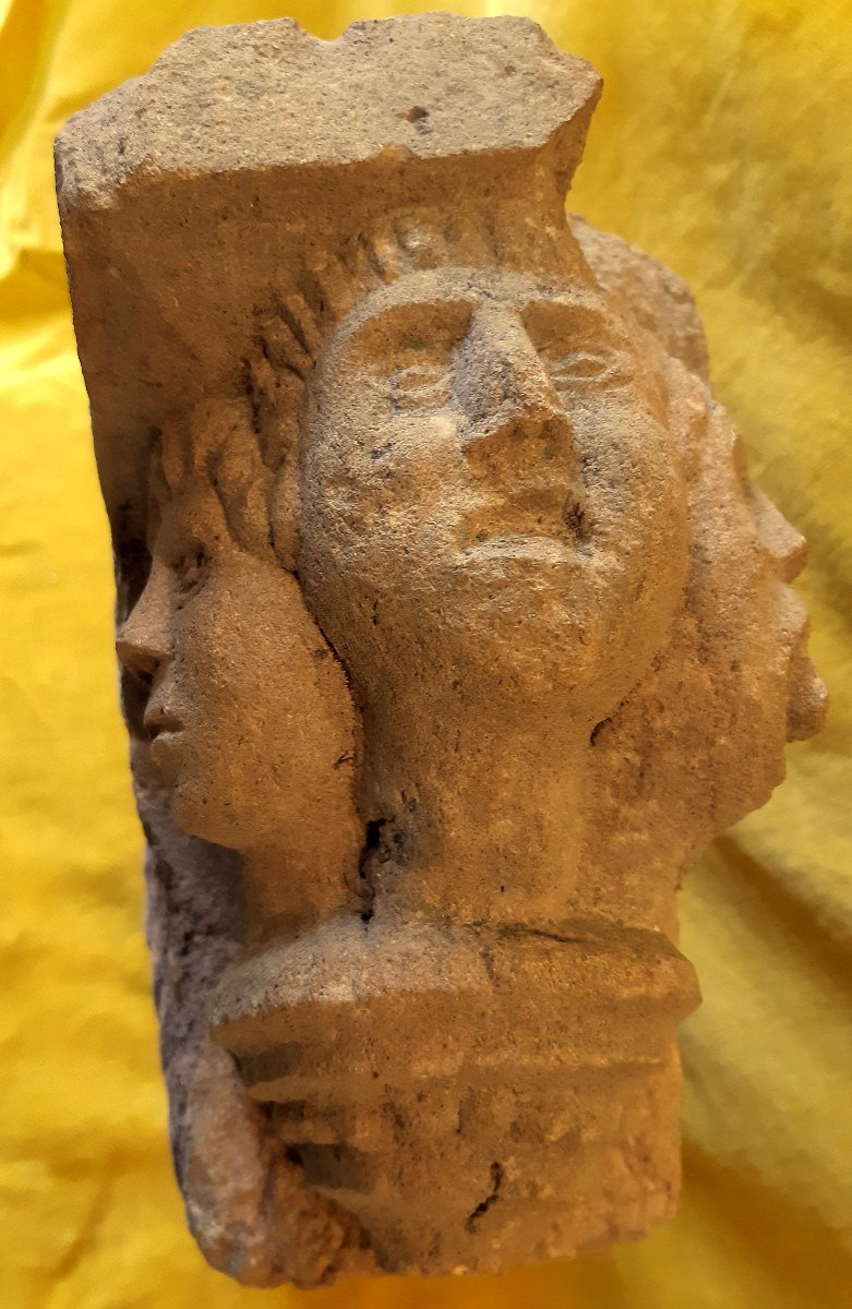  Modillon d’Eglise Romane( ?) 3 Têtes Sculptées en Pierre de Bourgogne Moyen âge (476 à 1472)-photo-2