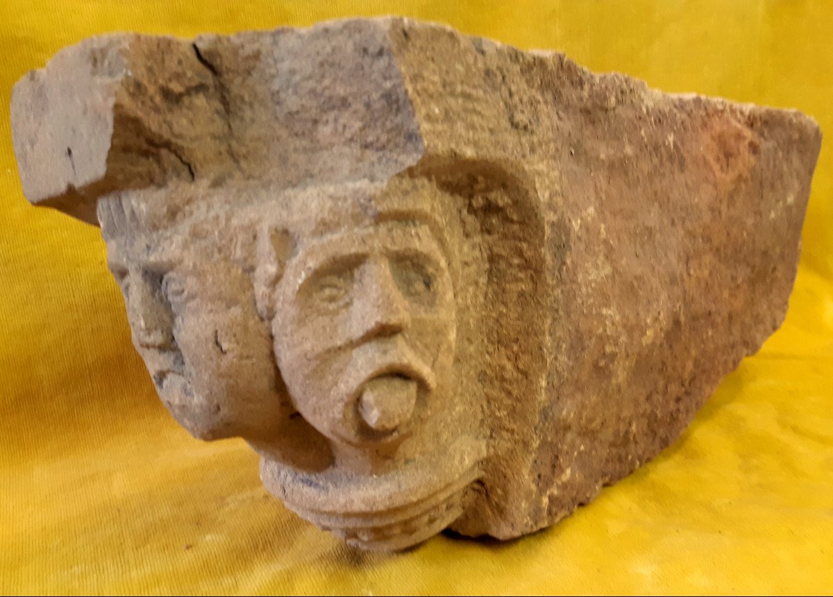  Modillon d’Eglise Romane( ?) 3 Têtes Sculptées en Pierre de Bourgogne Moyen âge (476 à 1472)