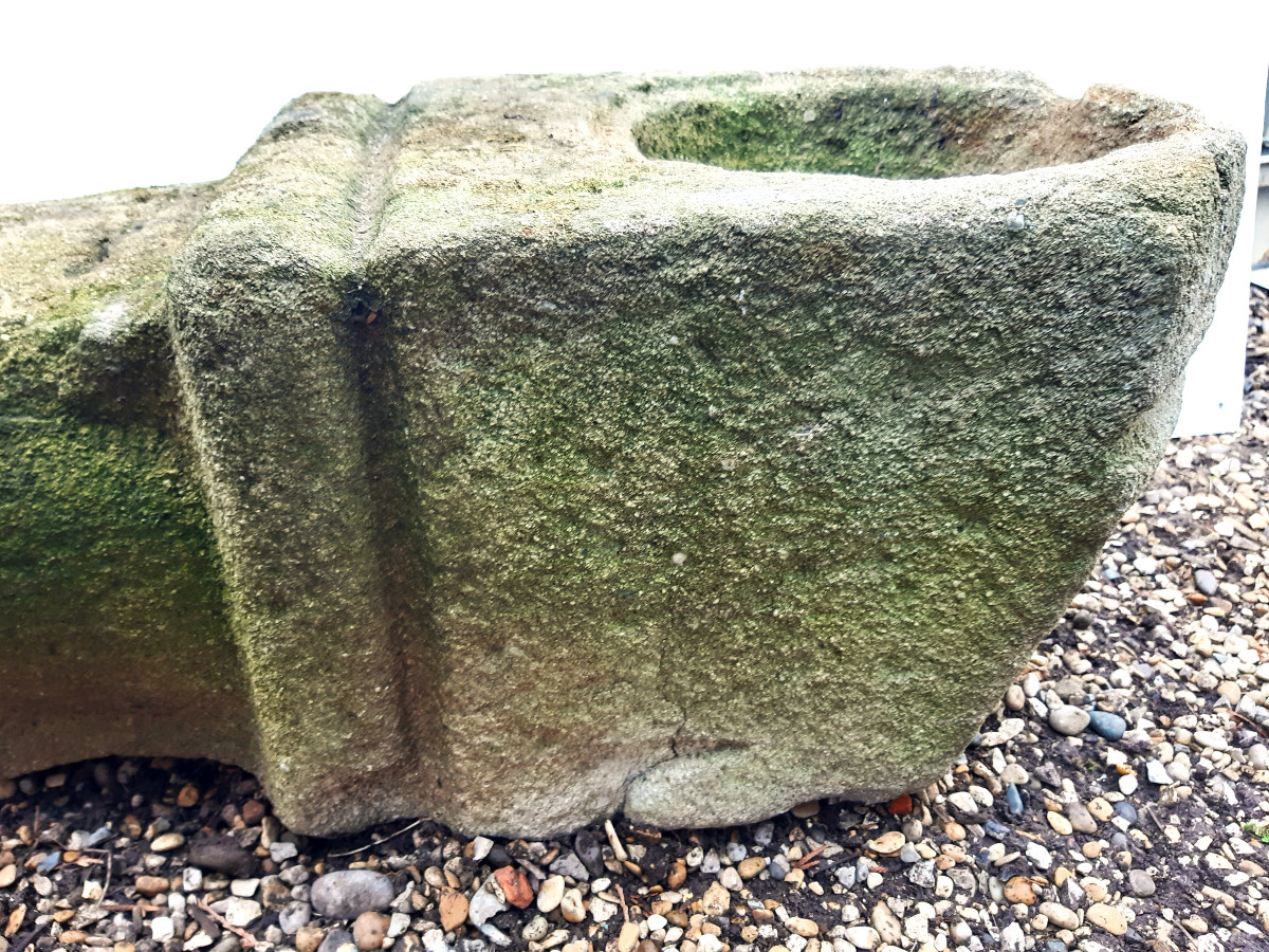 Holy Water Font Gothic Style XII-xv Gray Volcanic Stone Cut With Cut Sides-photo-4
