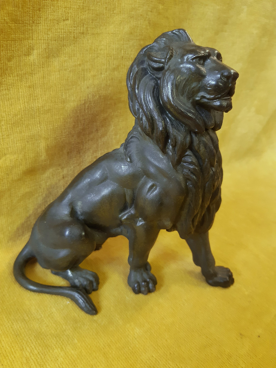 Sculpture Lion Debout au Naturel Patine Bronze Antique 19 ème Napoléon III