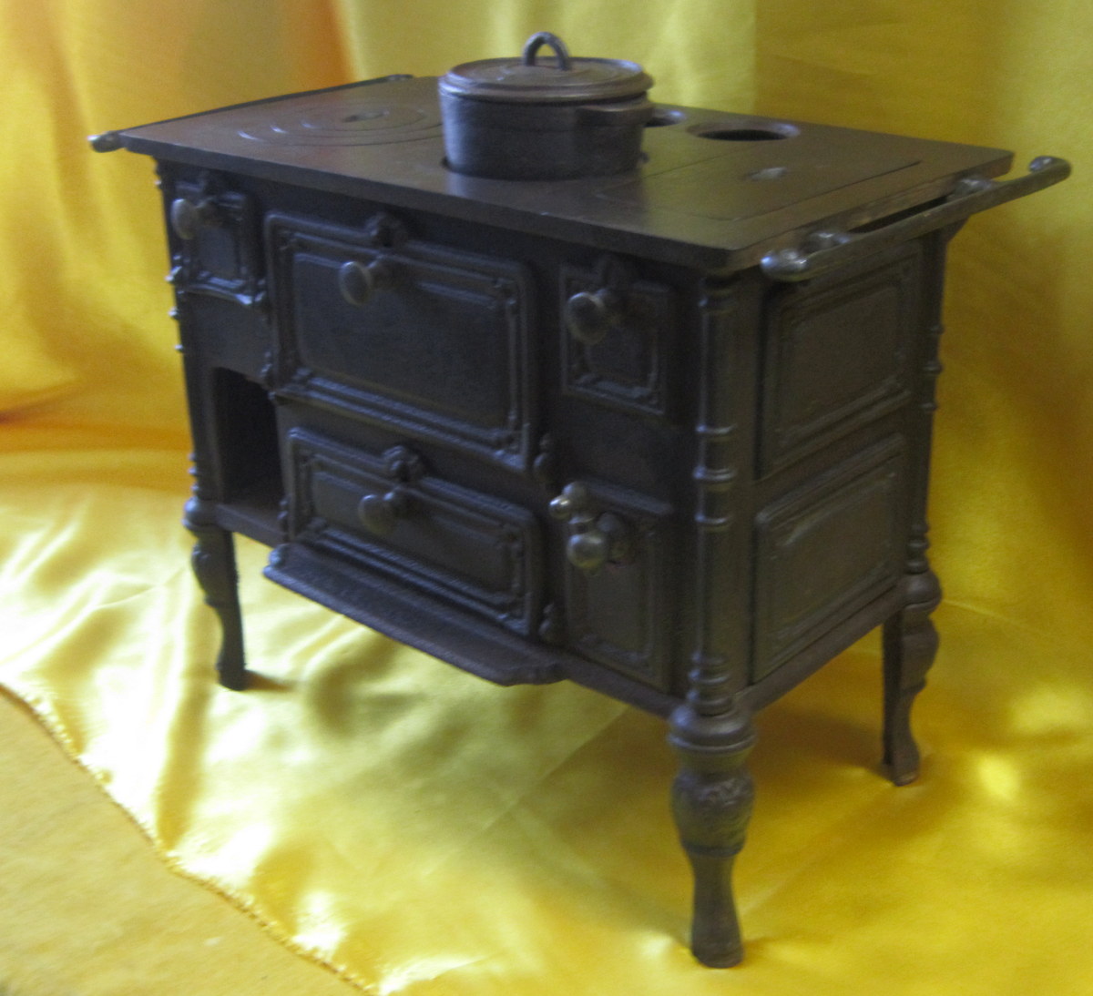 Jouet Cuisiniére Fonte Enfant Poupée 1900