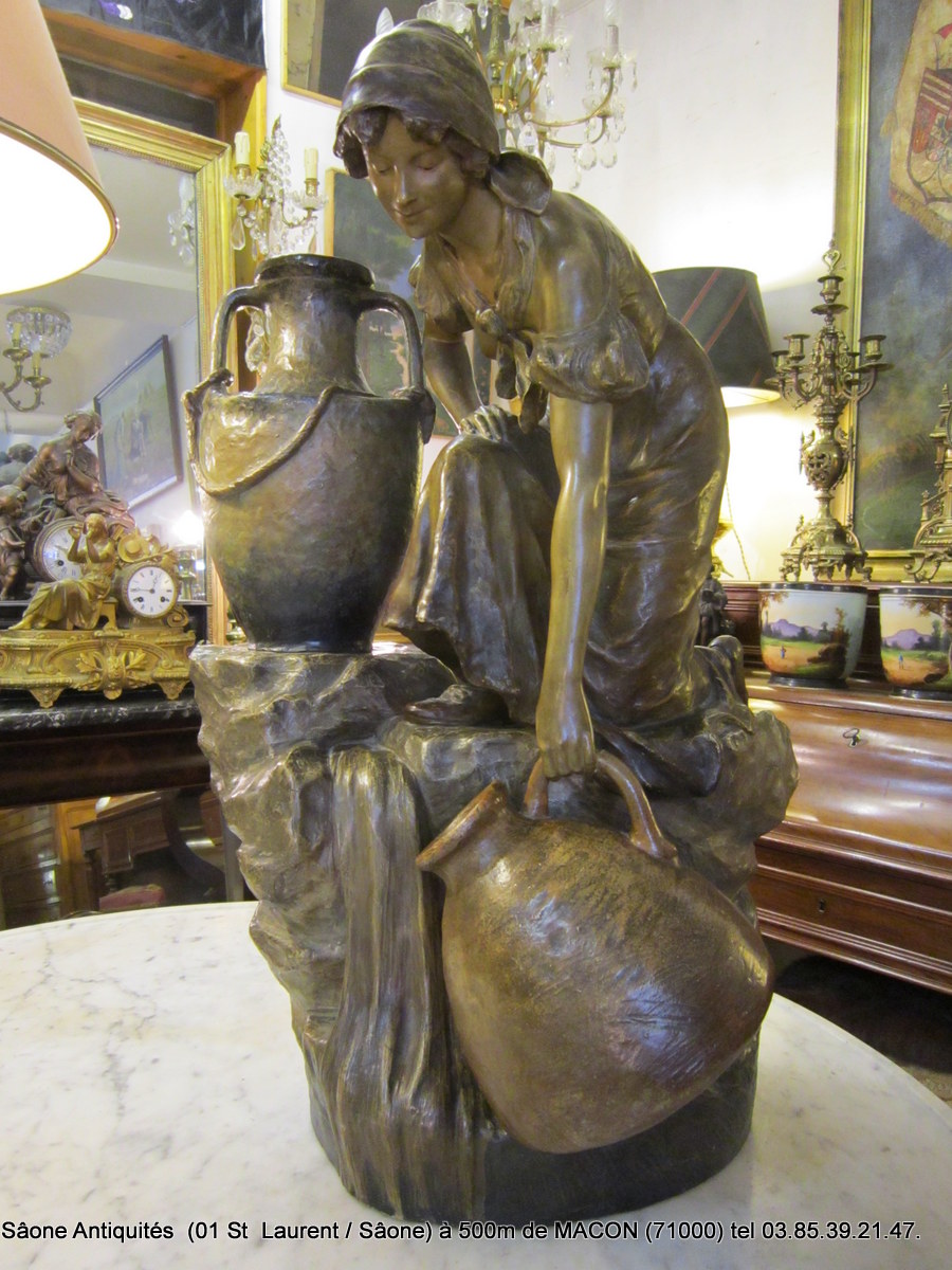 Great Terracotta Woman At The Source