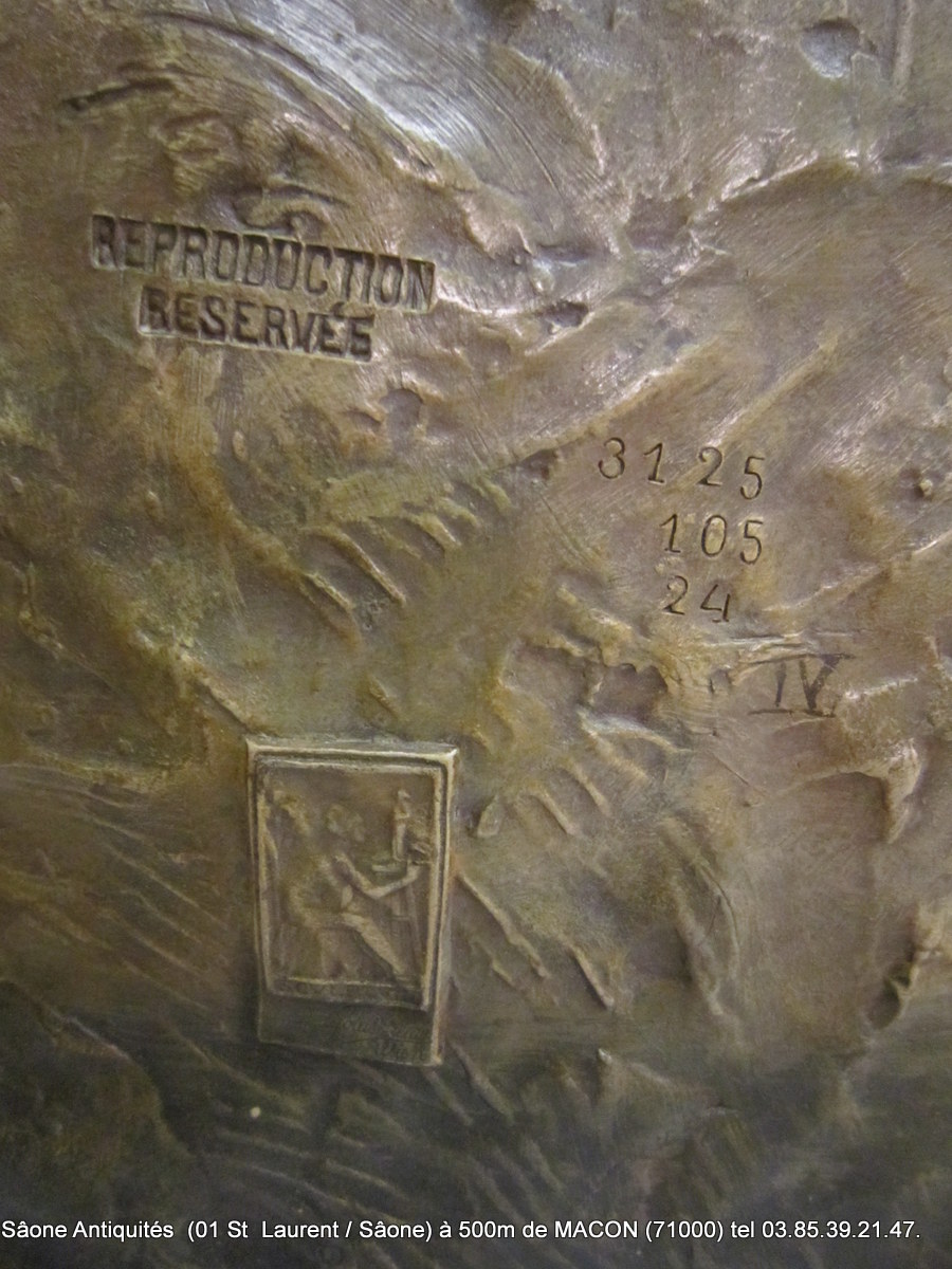 Great Terracotta Woman At The Source-photo-2