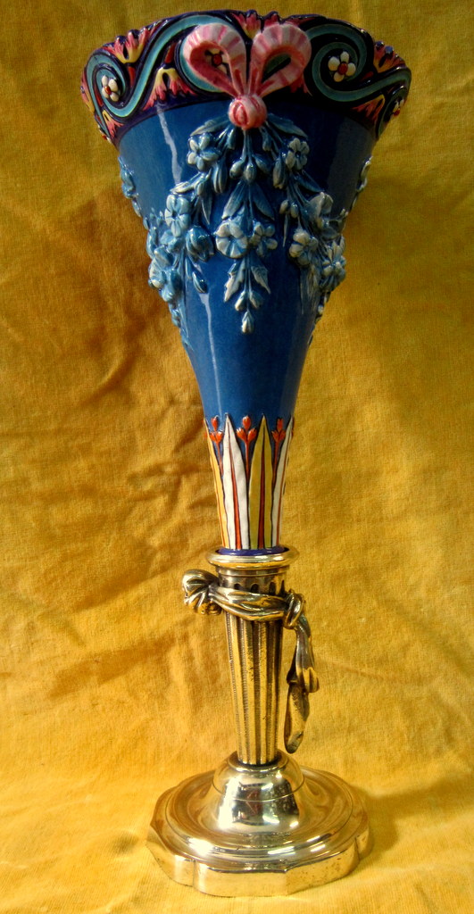 Grande Bouquetiére (42.5 cm) Vase Cornet Barbotine Pied Bronze St LXVI