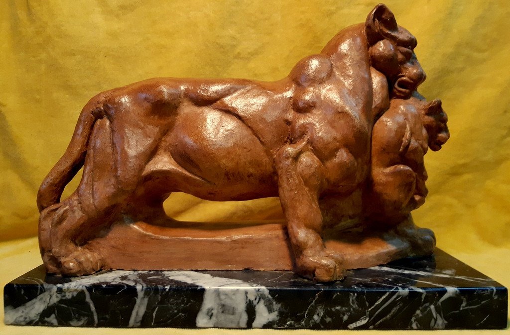 Terracotta Sculpture Lioness Carrying Her Lion Cub Art Deco 1930 On Marble Base-photo-2