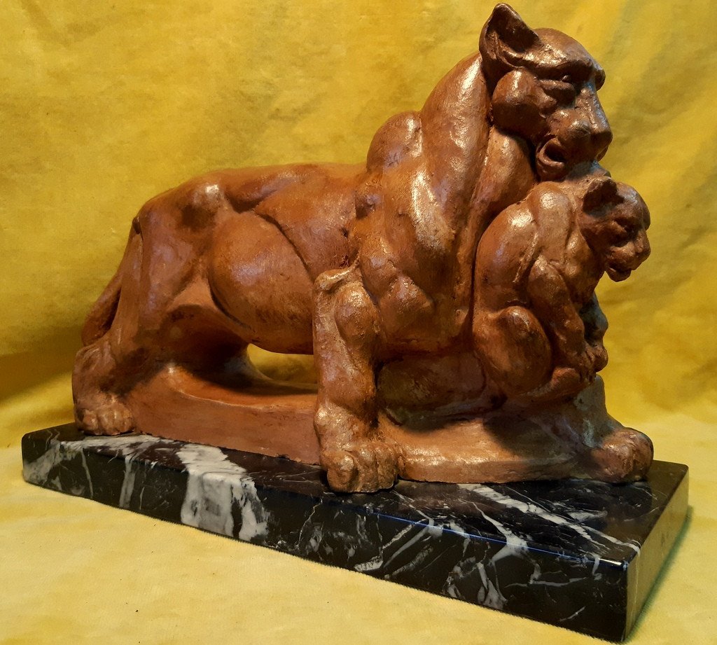 Terracotta Sculpture Lioness Carrying Her Lion Cub Art Deco 1930 On Marble Base-photo-3