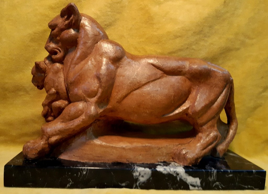 Terracotta Sculpture Lioness Carrying Her Lion Cub Art Deco 1930 On Marble Base-photo-4