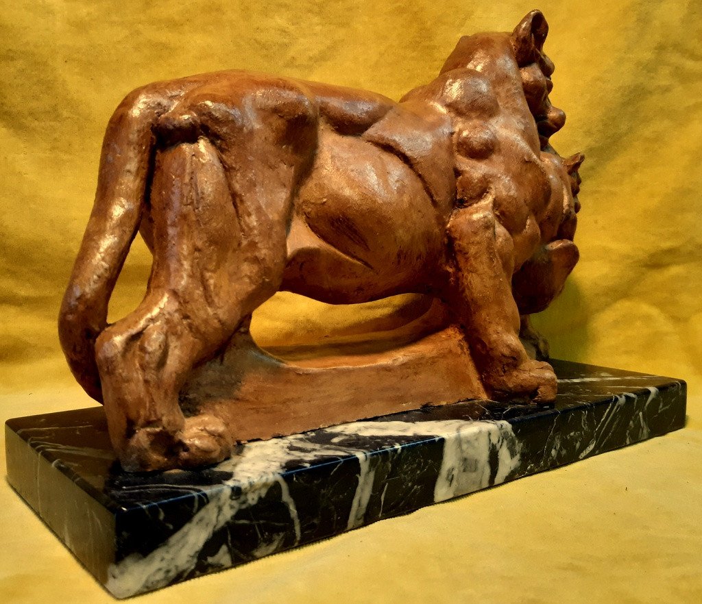 Terracotta Sculpture Lioness Carrying Her Lion Cub Art Deco 1930 On Marble Base-photo-5