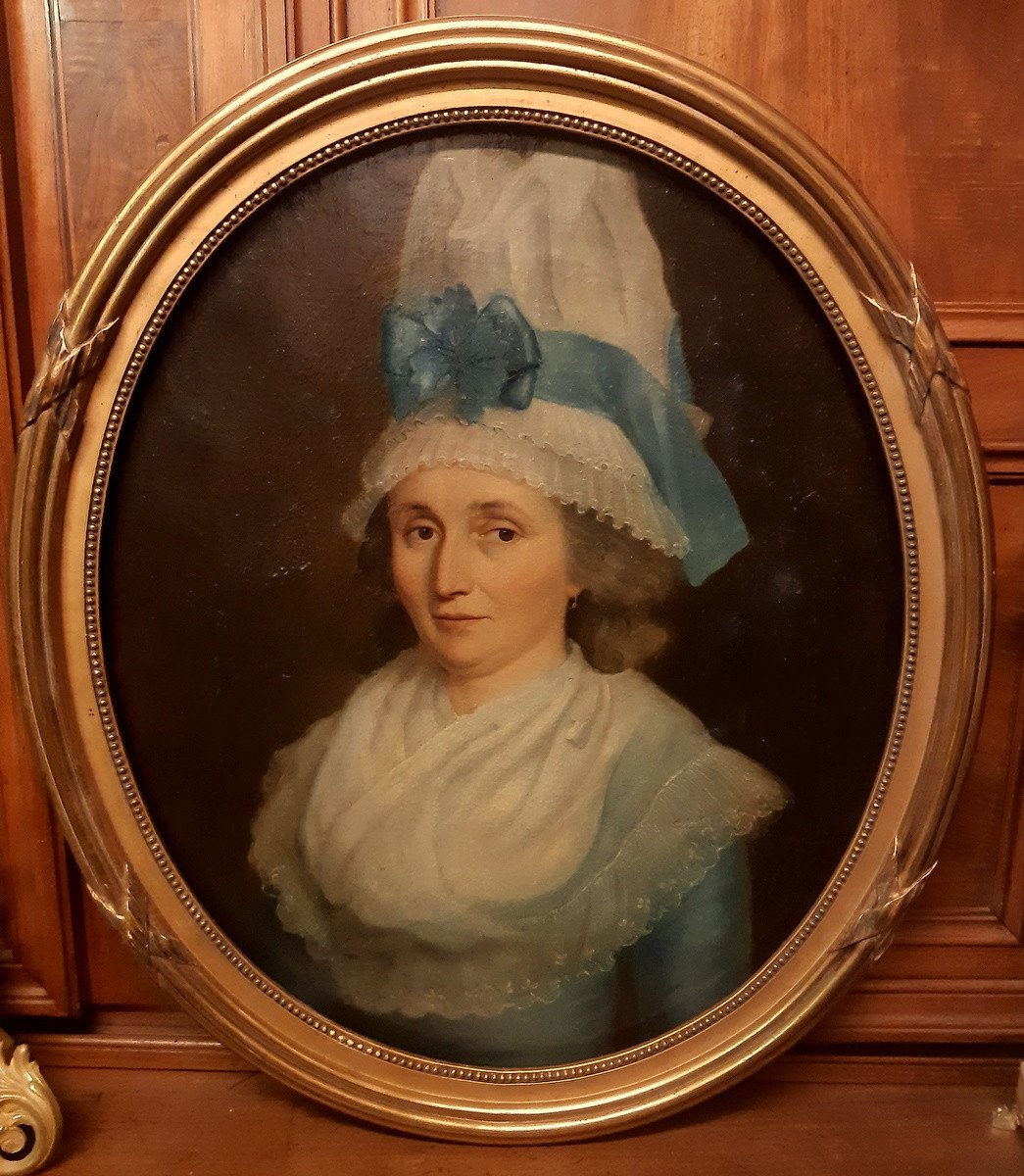 Oval Portrait In Oil Of Woman French School Of The XVIIIth Louis XVI