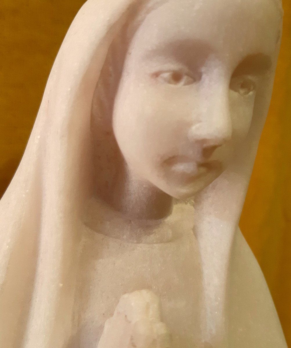 Grande Sculpture (57.5 cm)Jeune Religieuse Nonne Sainte En Albâtre En Prière  1950-photo-6