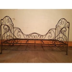 Lit De Repos  Fer Forgé Pliant Ou Banquette Canapé De Jardin Art Nouveau Vers 1880.