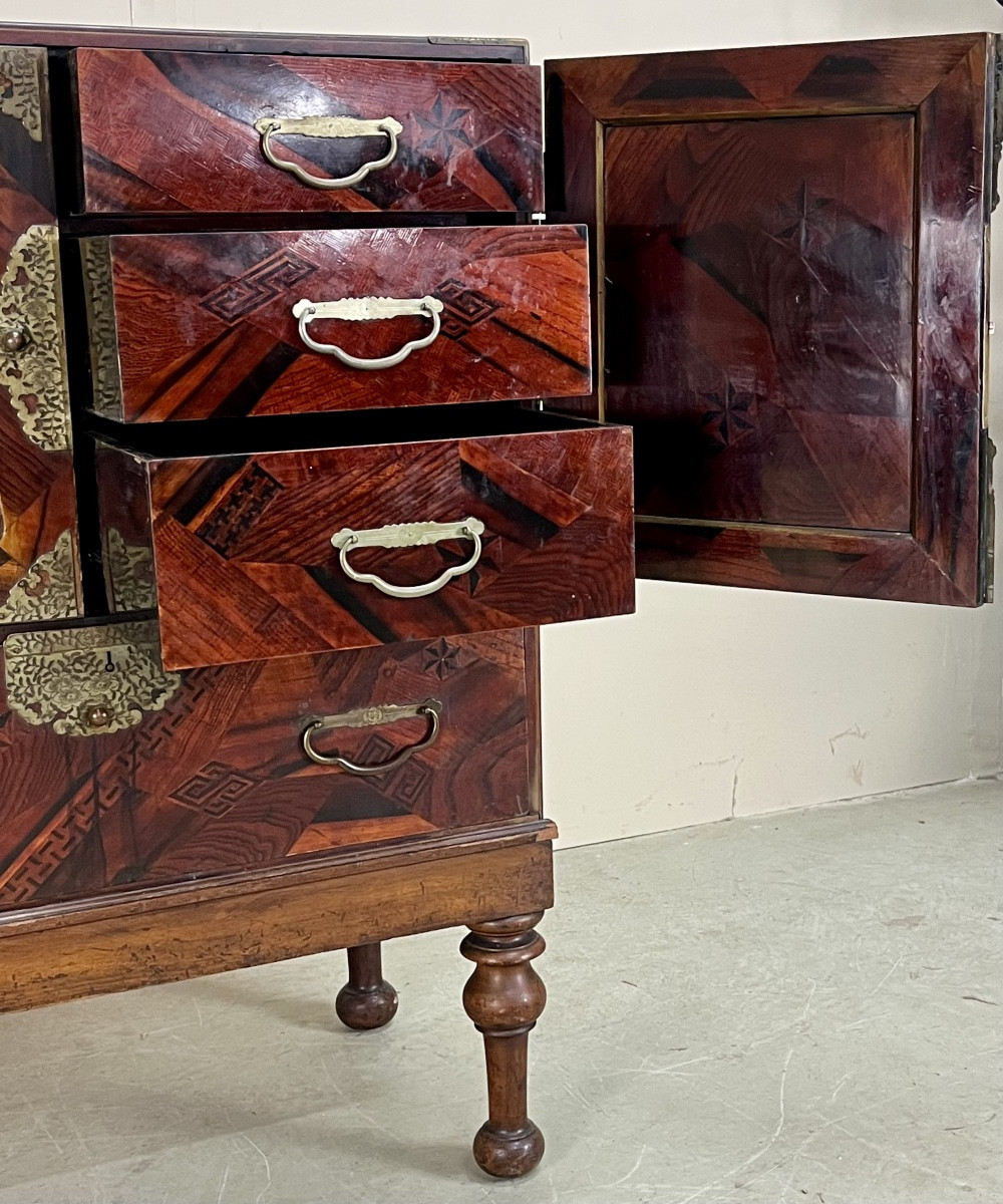 19th Century Japanese Cabinet.-photo-1