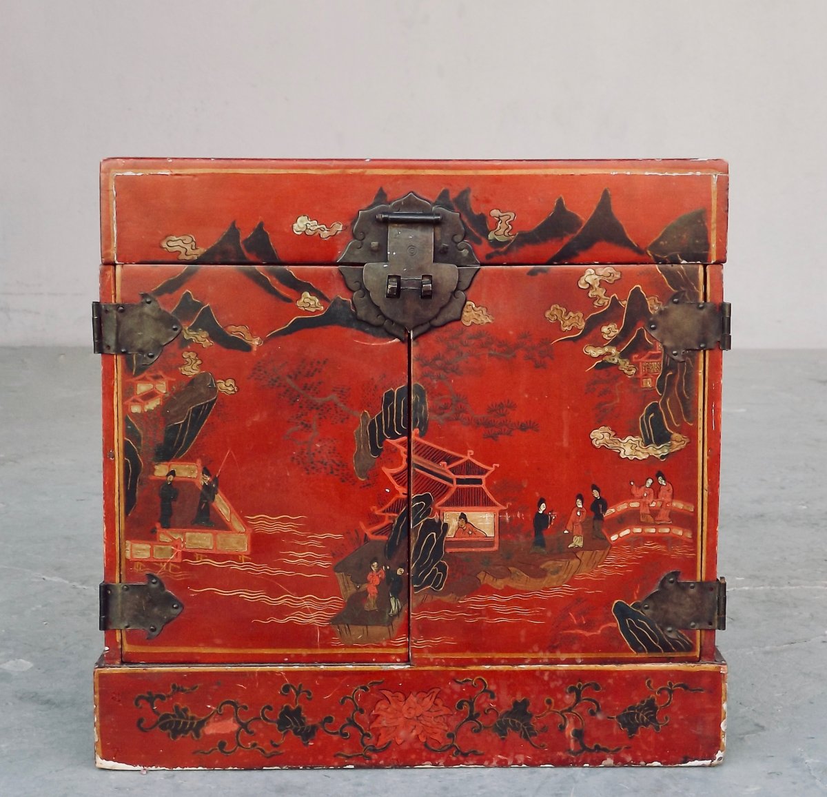 Liquor Cabinet In Chinese Lacquer