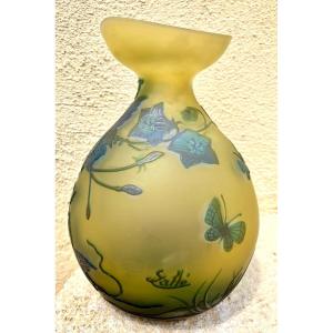 Vase gourde aux papillons
