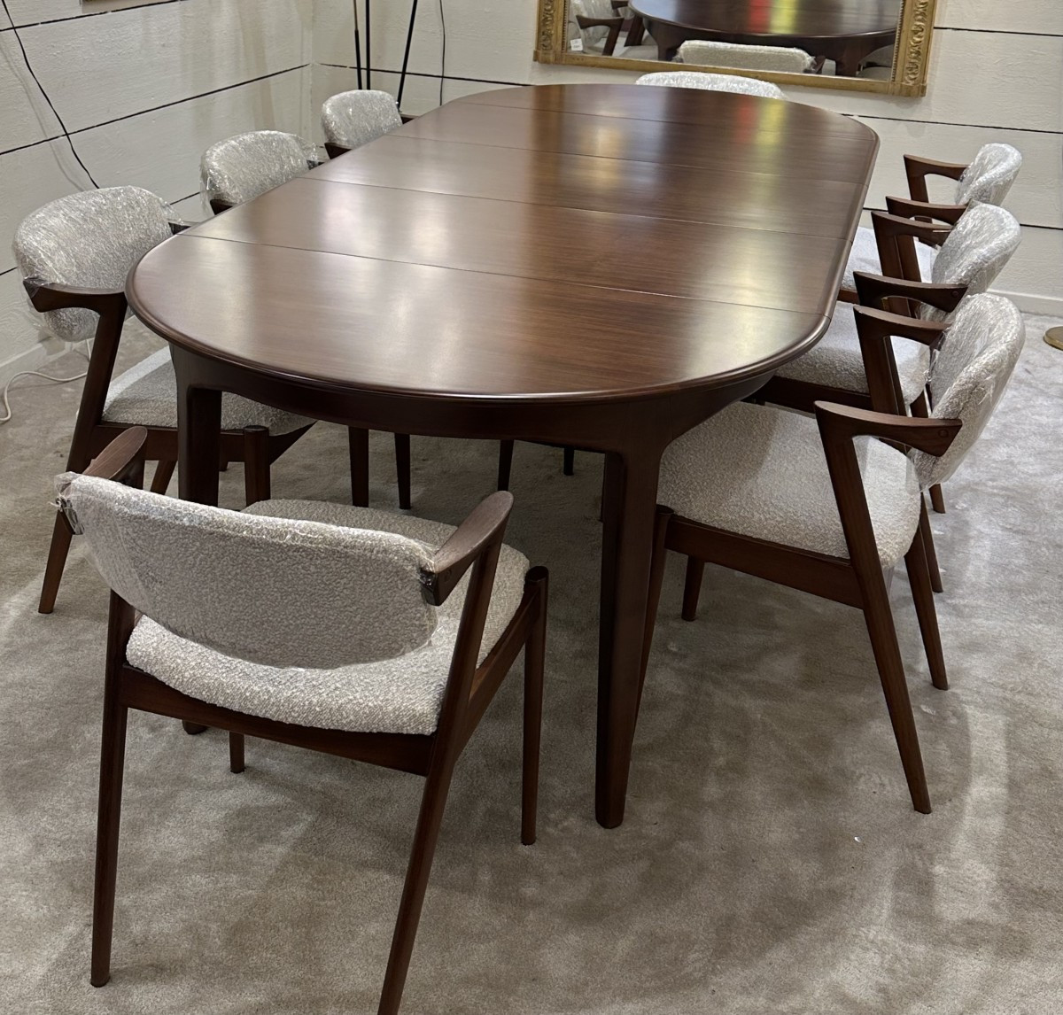 Table scandinave en teck 8 personnes