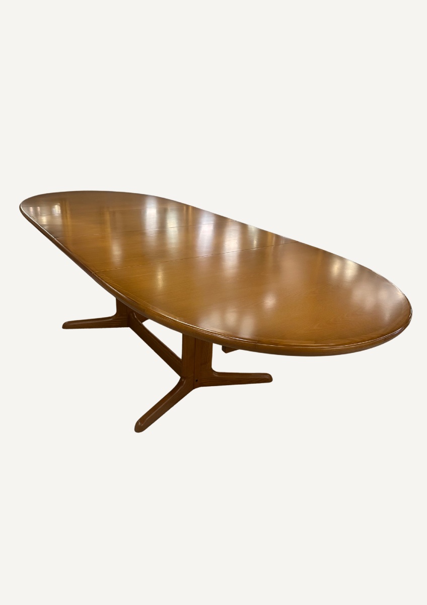Large Oval Scandinavian Table Made Of Light Wood, Seats 8–10 People  (1960)