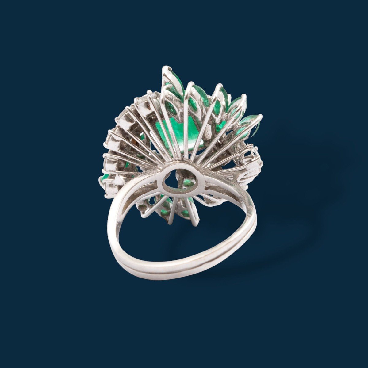 Sensation White Gold, Emerald And Diamond Ring-photo-4
