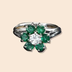 Daisy Ring Platinum Diamond And Emeralds Delicate Hatching