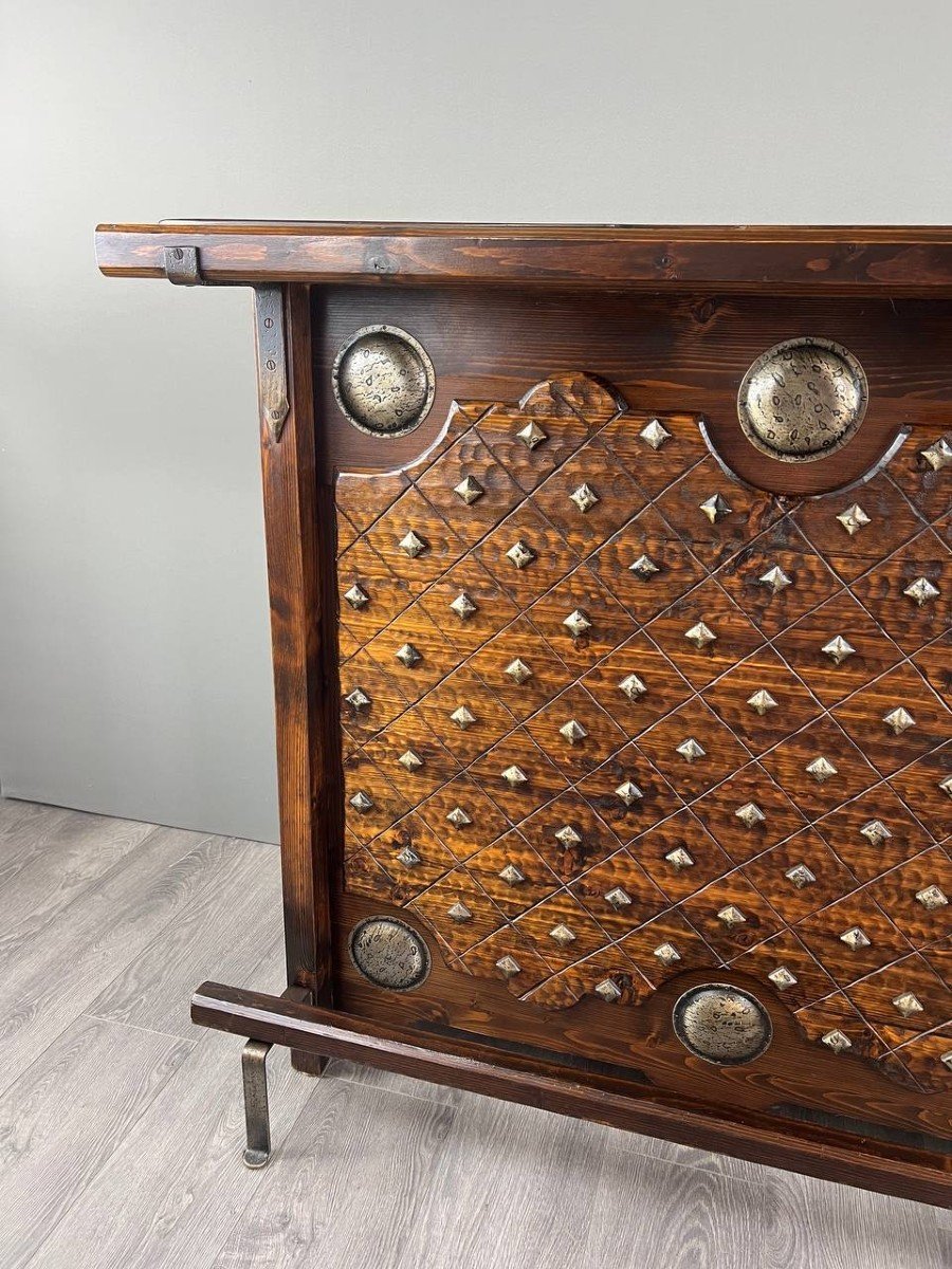 Rustic Carved Wooden Bar With Stools And Wine Chest, 20th Century -photo-3