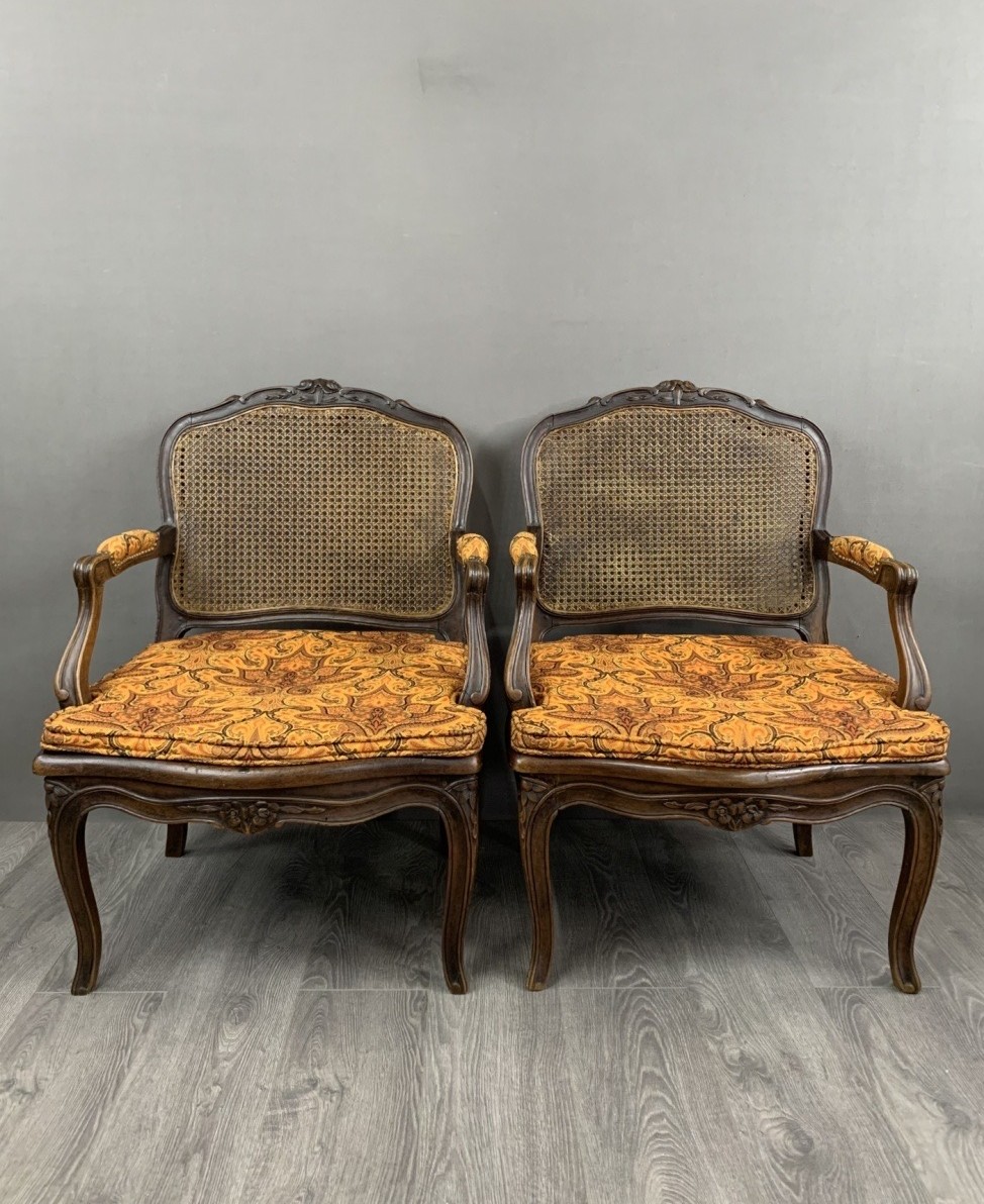 Paire De Fauteuils Cannelés En Bois Sculpté Louis XV, Fin XIXe Siècle