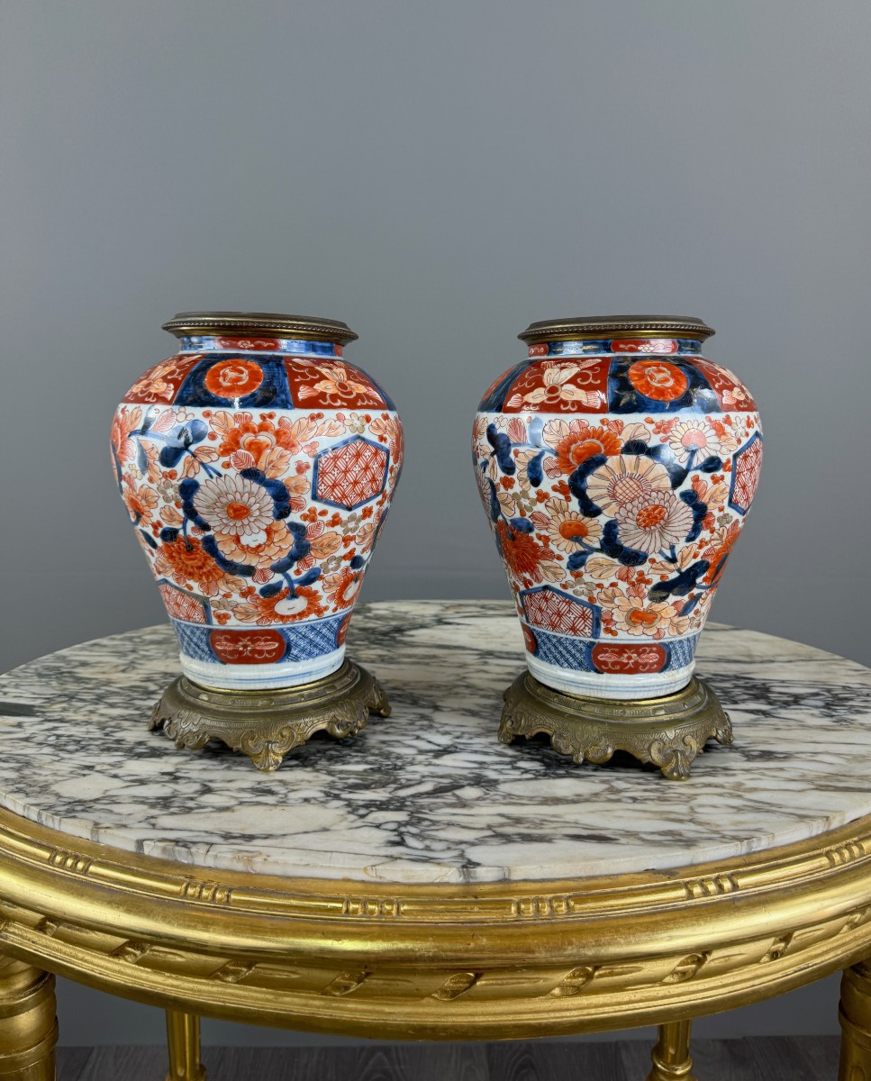 Paire de vases Imari montés en bronze, XIXe siècle