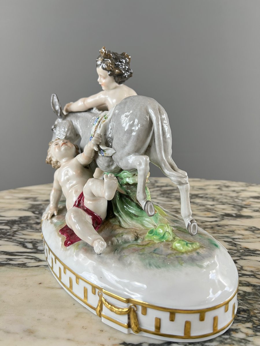Grande figurine en porcelaine de Capodimonte, XXe Siècle -photo-3