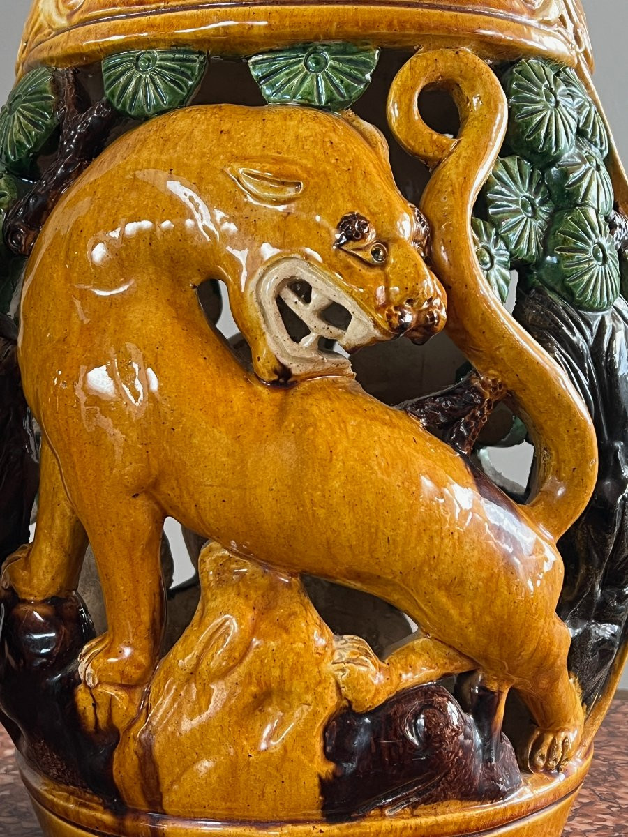 Pair Of Chinese Sancai Ceramic Garden Stools Decorated With Tigers, 20th Century-photo-2