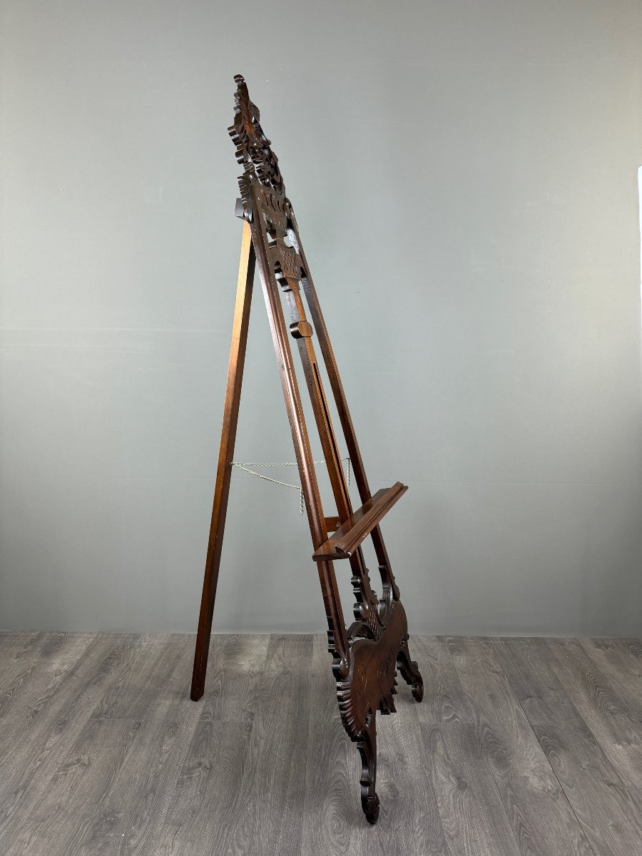 Chevalet de présentation en bois sculpté, travail français, fin XIXe siècle-photo-1