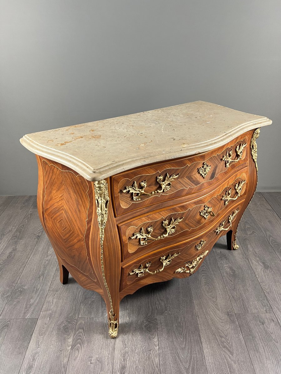 Commode galbée de style Louis XV en marqueterie et bronzes dorés, XIXe Siècle-photo-5