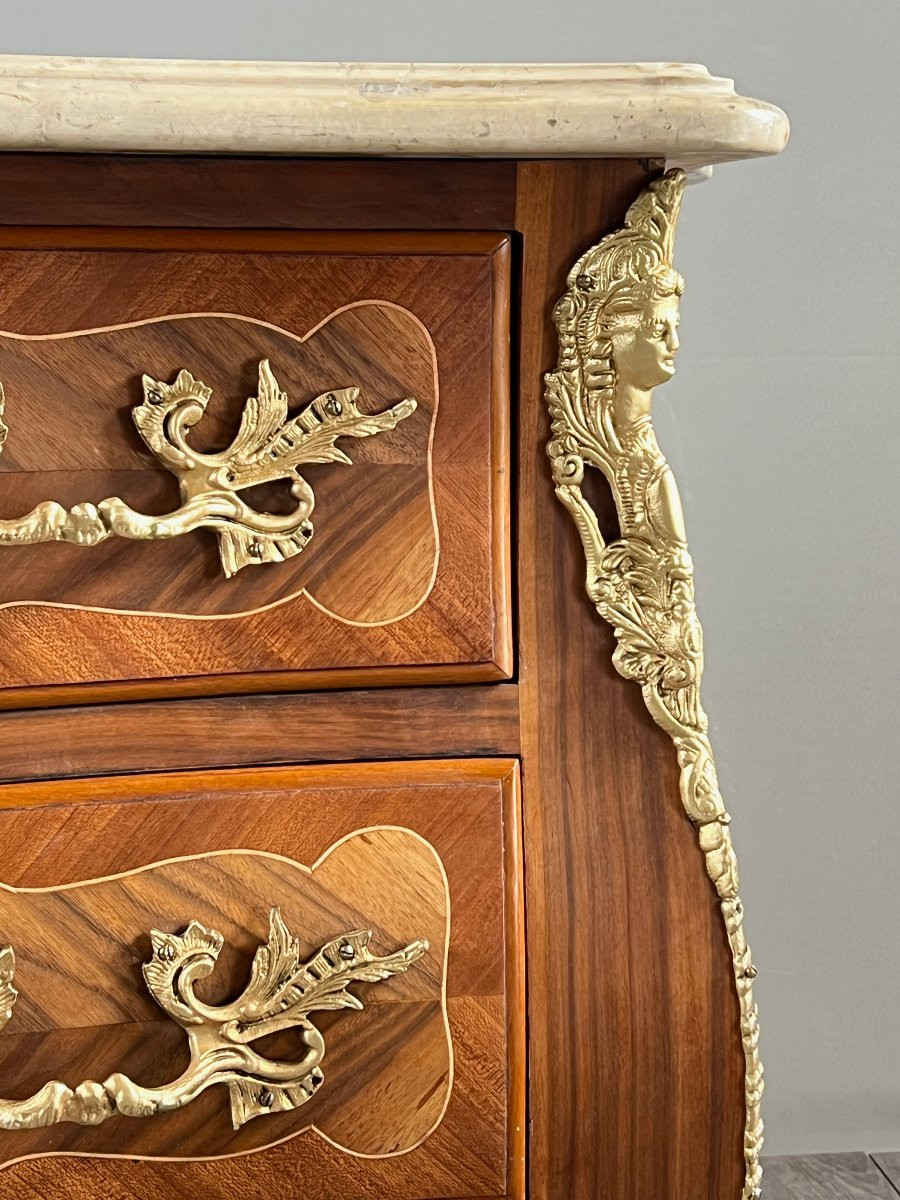 Commode galbée de style Louis XV en marqueterie et bronzes dorés, XIXe Siècle-photo-6