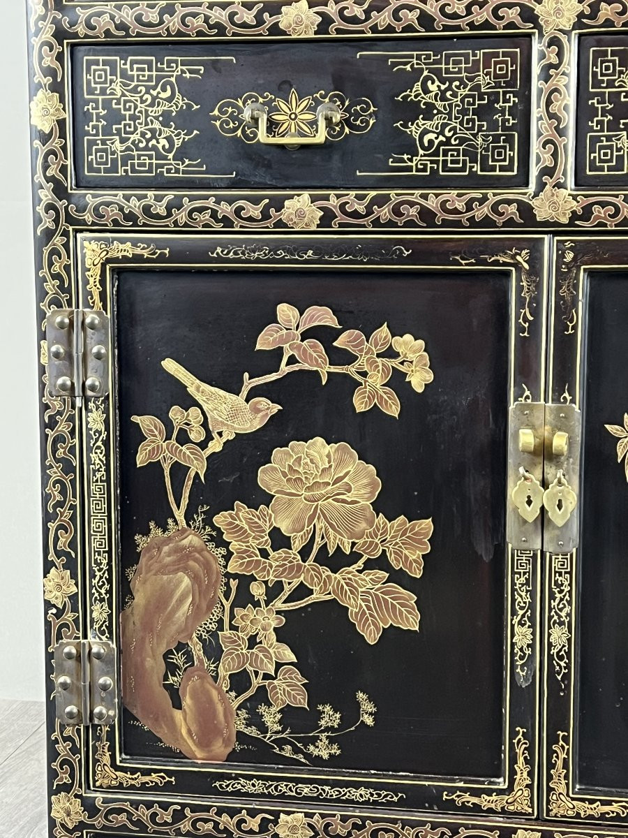 Vitrine laquée chinoise à décor doré, début XXe siècle-photo-2