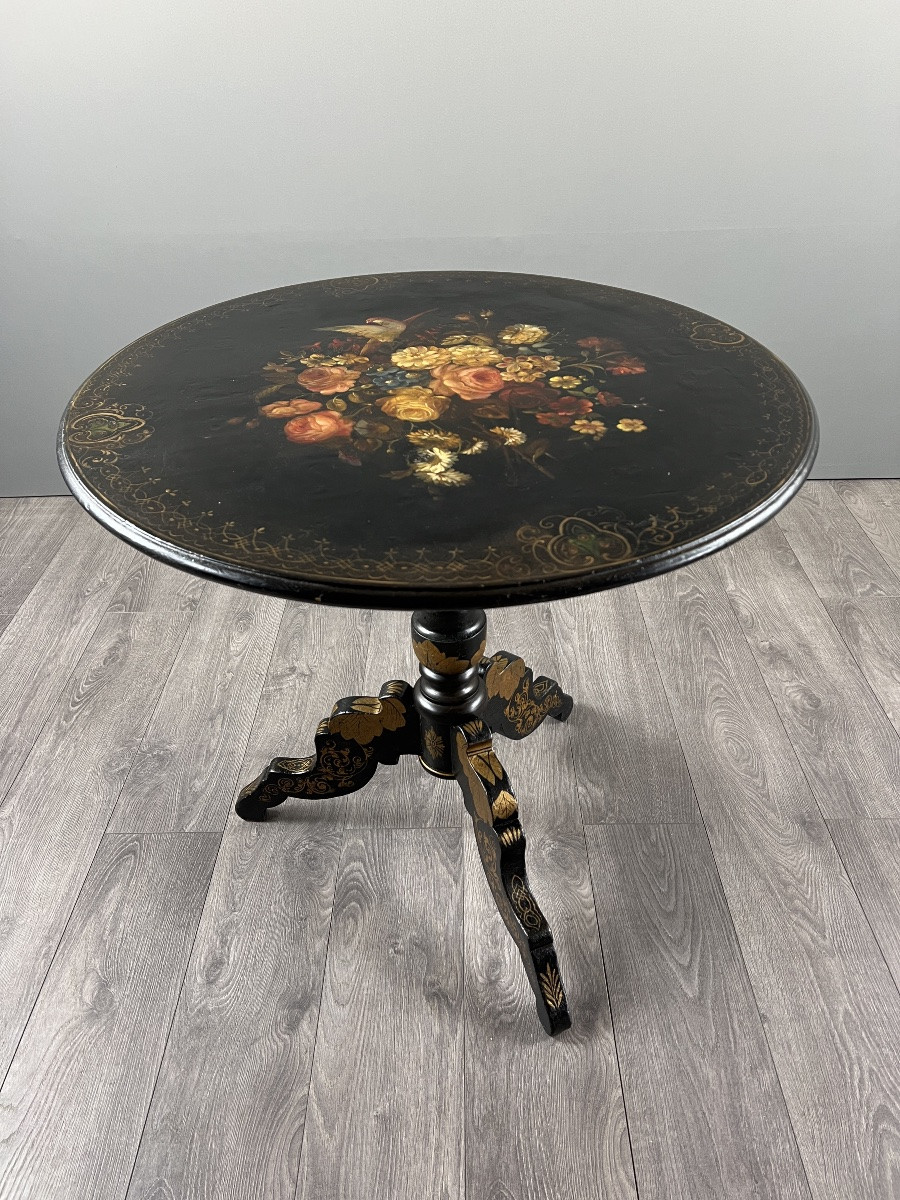 Table guéridon Napoléon III en bois laqué noir à décor peint floral, XIXe siècle-photo-3
