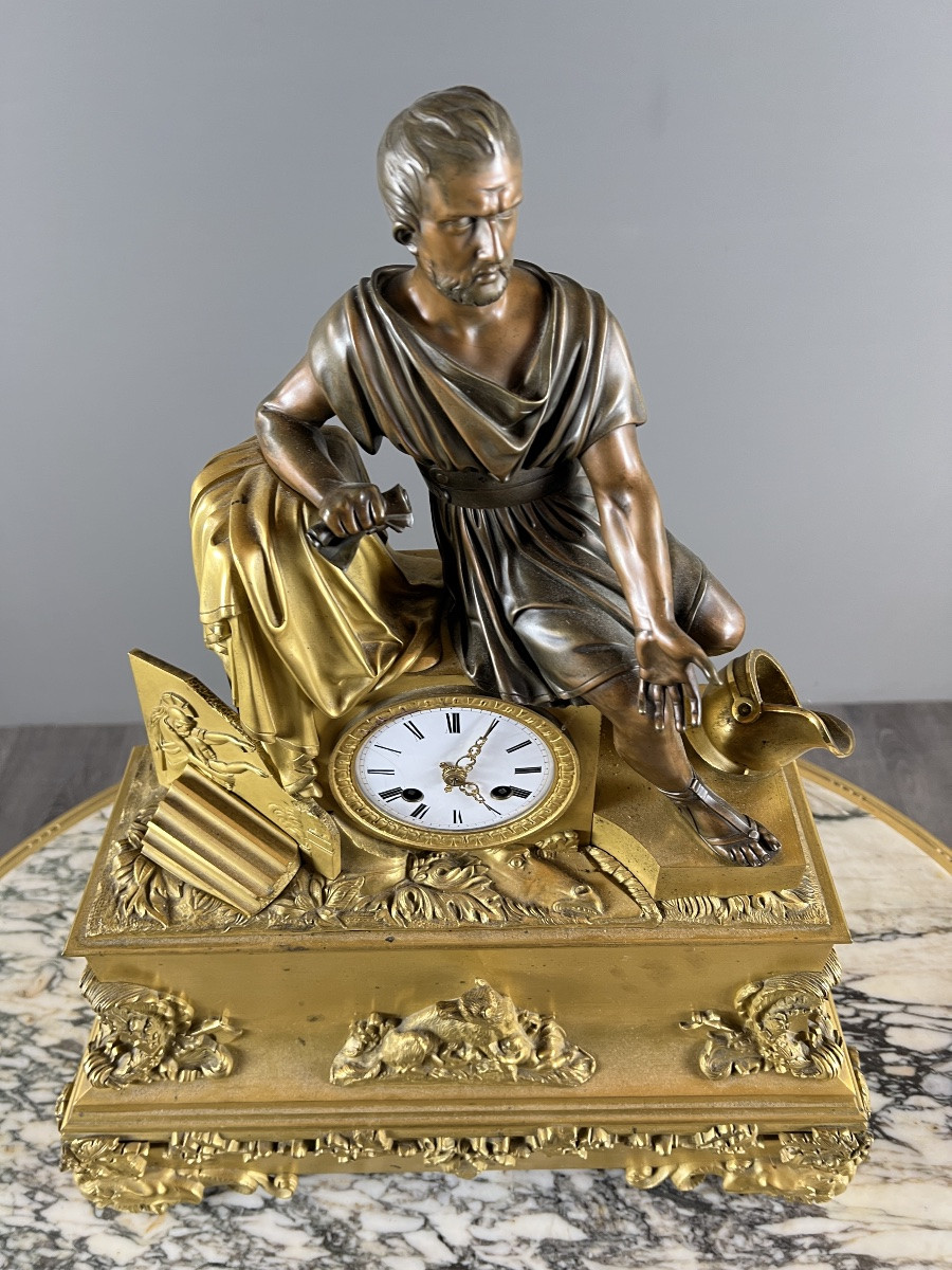 Pendule d’époque Empire en bronze doré et patiné, début XIXe siècle-photo-1