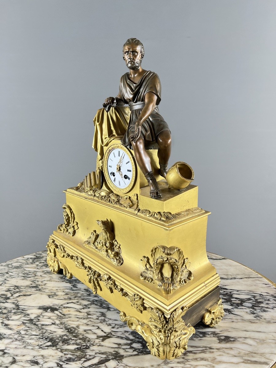 Pendule d’époque Empire en bronze doré et patiné, début XIXe siècle-photo-4