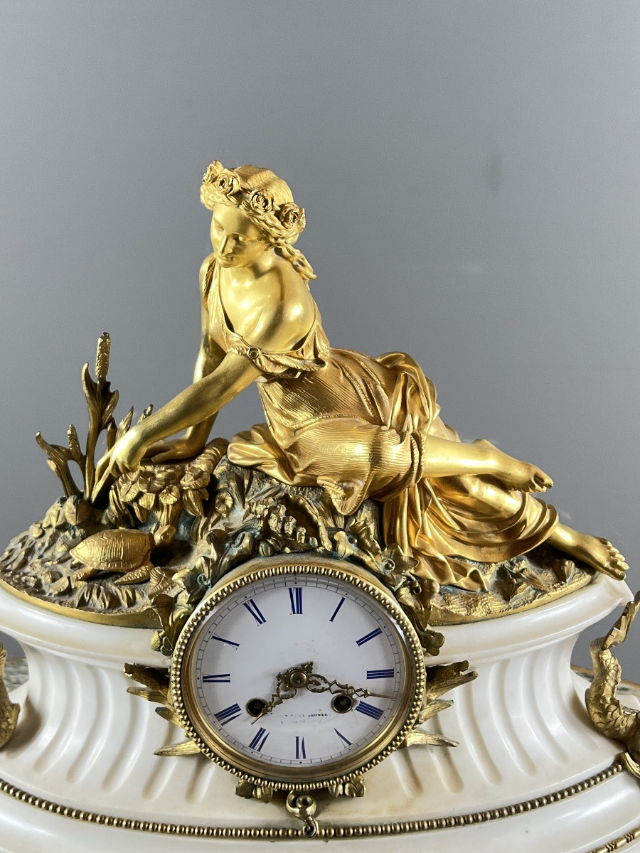 Pendule de style Louis XVI en marbre blanc et bronze doré, XIXe siècle-photo-3