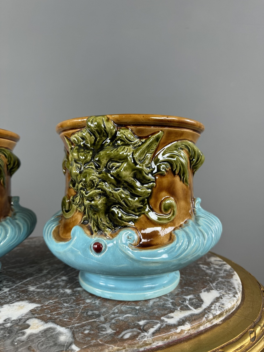 Paire de cache-pots en barbotine à décor de mascarons,  XIXe siècle-photo-2