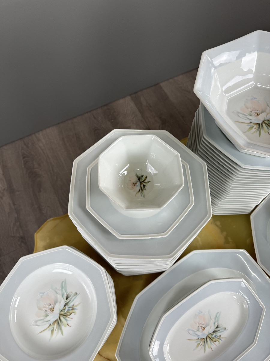 Important Limoges Porcelain Dinner Service, 71 Pieces, 20th Century-photo-4