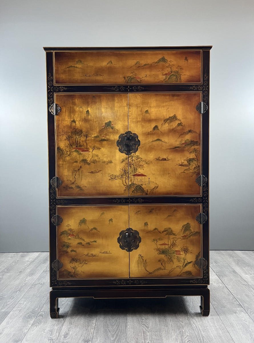 Cabinet en laque asiatique à décor de paysages et oiseaux, XXe Siècle