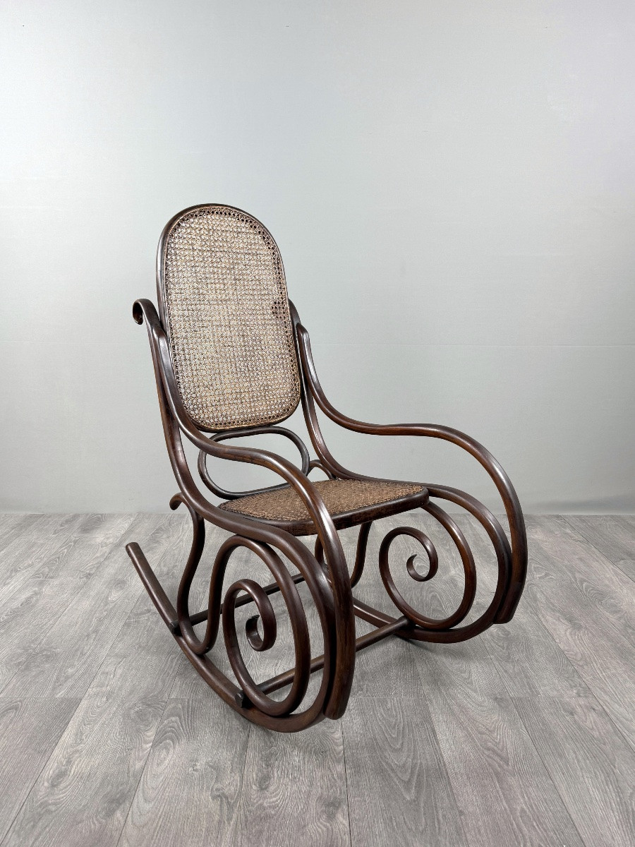 Fauteuil à bascule en bois courbé de style Thonet, XXe Siècle-photo-3