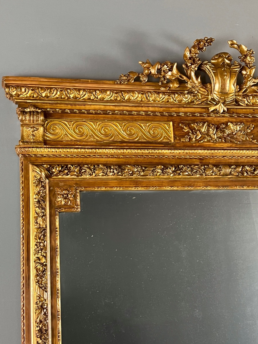 Grand miroir en bois doré de style Louis XVI à fronton sculpté, XIXe Siècle-photo-3