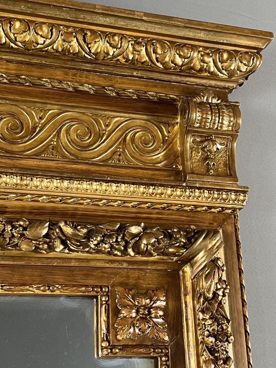 Grand miroir en bois doré de style Louis XVI à fronton sculpté, XIXe Siècle-photo-1