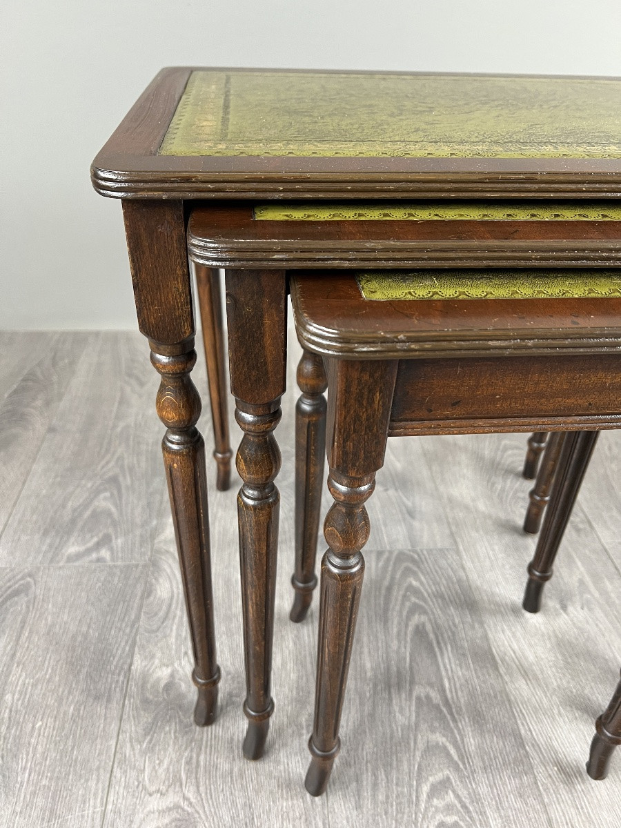 Suite Of 3 Nesting Tables In Wood And Green Leather, 20th Century-photo-1